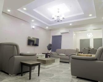 Ilaji Apartments 3bedrooms all ensuite - Ibadan - Lounge