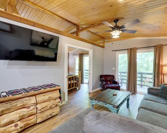 Creekside Nature Escape in Southwest Missouri - Neosho - Huiskamer