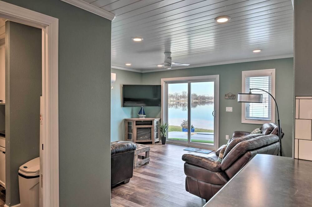 The Lakefront Home - 5 Minutes From Detroit Lakes! - Detroit Lakes - Wohnzimmer