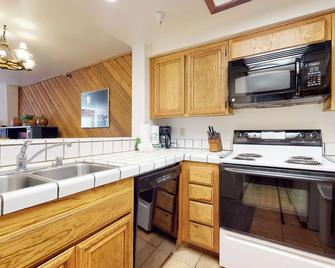 Aspen Creek #316 - Mammoth Lakes - Kuchnia