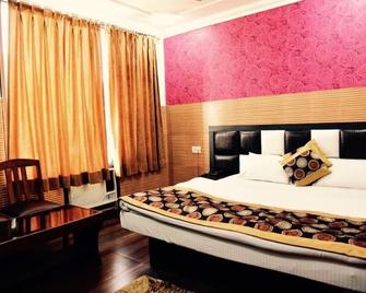 Hotel Red Rose - Jammu - Habitación