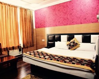 Hotel Red Rose - Jammu - Habitación