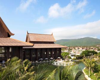Pullman Sanya Yalong Bay Villas and Resort - Sanya - Building