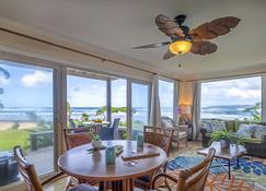 Hanalei Colony Resort I1-steps to sand, oceanfront views, wild & beautiful! - Hanalei - Dining room