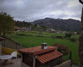 Alojamento Local Casa De Fundevila, em Pleno Parque Nacional Peneda Gerês - Terras de Bouro - Patio