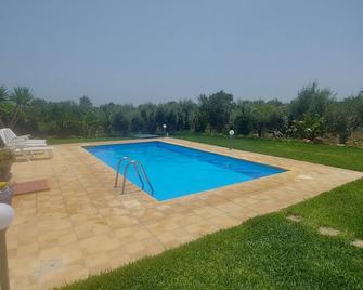 Comfortable L&M Villa - Floridia - Piscina