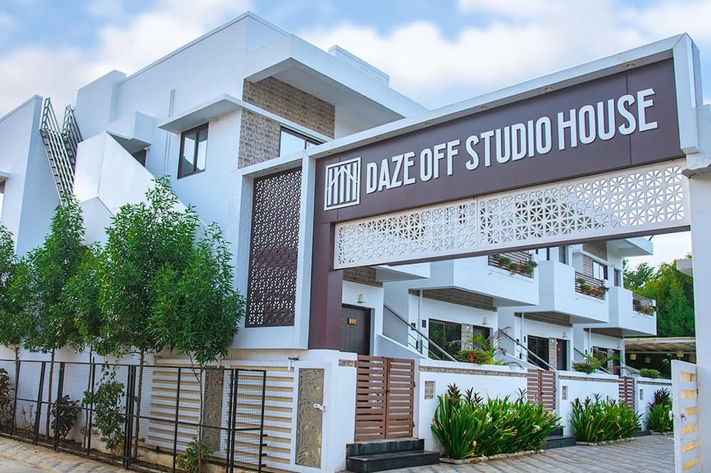 Daze Off Studio house - Бхудж - Будівля