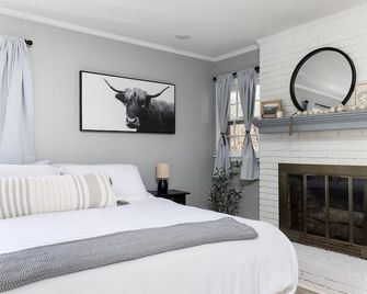 Creekside Getaway - Close to DT & Lake - Gallatin - Ložnice