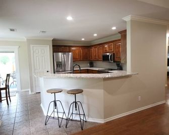 Royal Entertainer - Stayeasttexas - Chandler - Kitchen