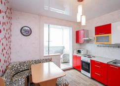 Surgut Apartments on Krylova 26 - Surgut - Cocina