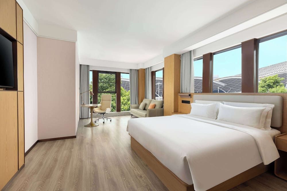 Ramada Encore By Wyndham Wuhan Station