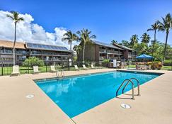 Kaunakakai Vacation Rental with Pool Access and A and C! - Kaunakakai - Pool