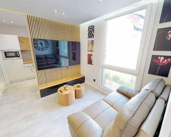 Softwave Wellness Home strasbourg with garage included - Strasburg - Pokój dzienny