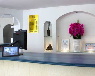 Briza Boutique Hotel Mamaia - Mamaia - Front desk