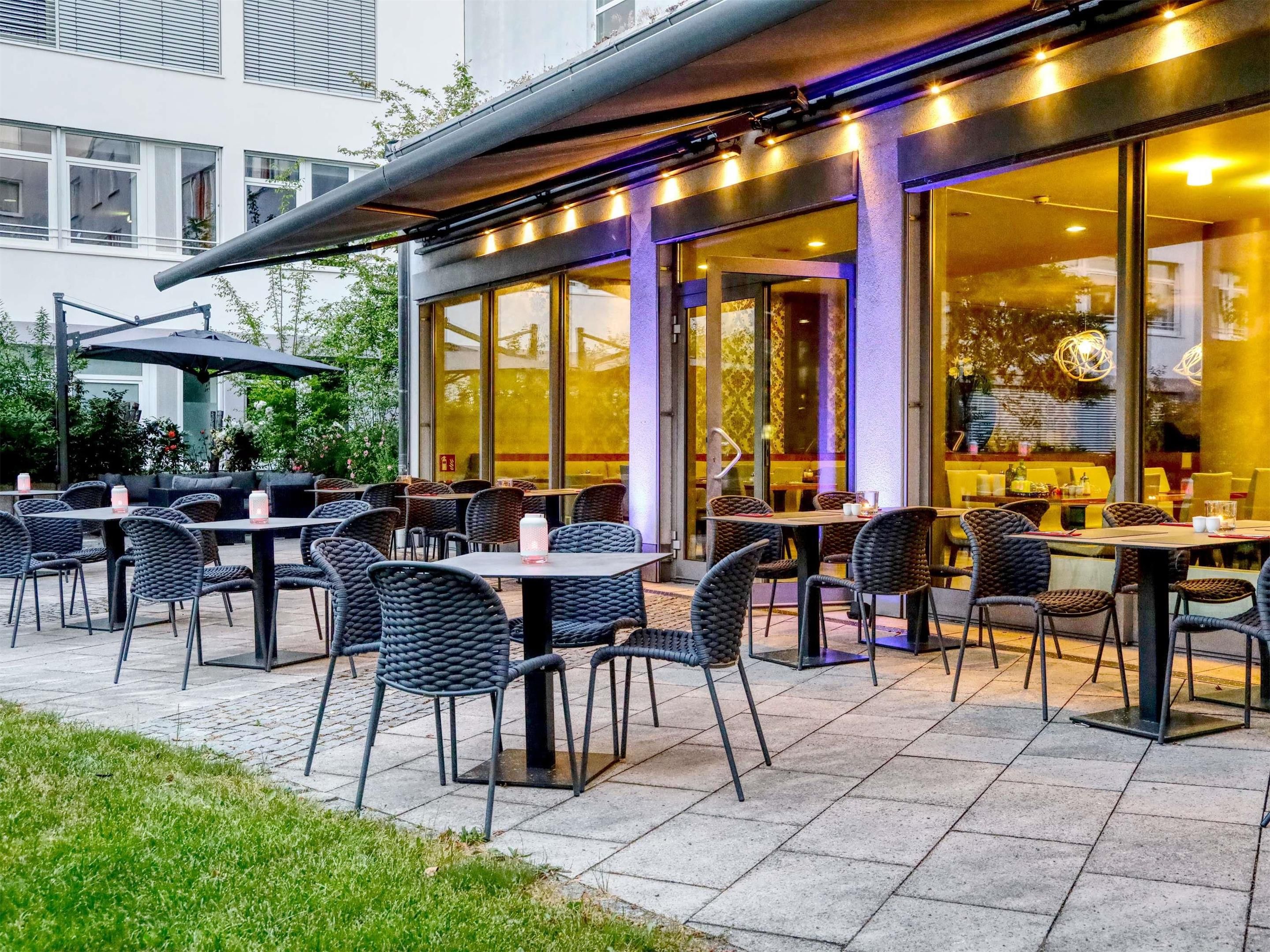 Novotel Erlangen - Erlangen - Building