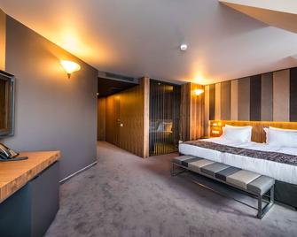 All Seasons Residence - Sofia - Bedroom