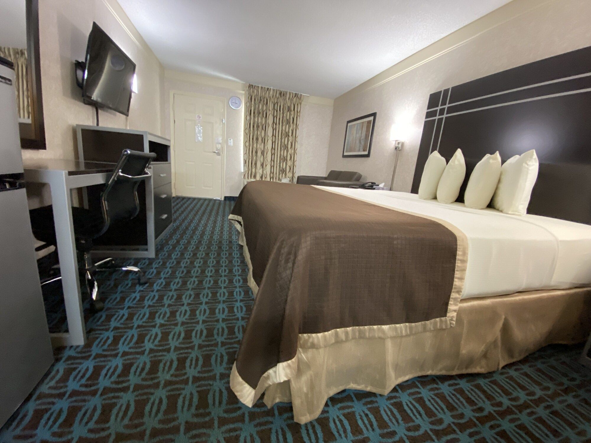 Deluxe Inn - Fayetteville I-95 - Fayetteville