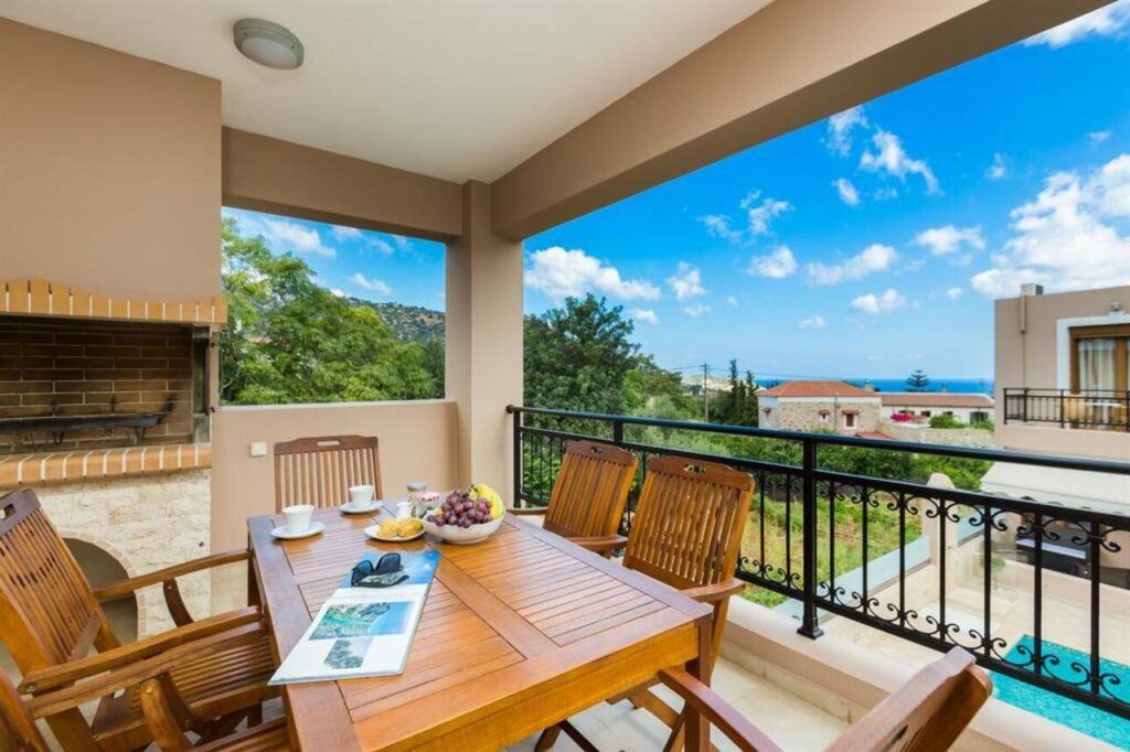 بانثيون فيلاز آند سويتس