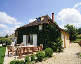 Country House - Exceptional View - Swimming Pool - Sleeps 12 - Charolles - Edificio