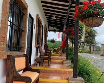 Mamatina Hotel - Santa Rosa de Cabal - Patio