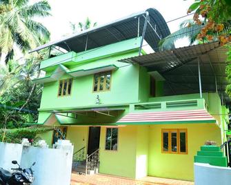 Trinity Homestay - 5 Bedroom-Villa - Kanyakumari - Building