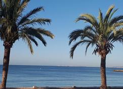 Sunny Apartment in Costa del Azahar near the Sea and the Mountain - Santa Pola - Strand