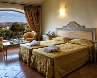 Grand Hotel Helio Cabala - Marino - Спальня
