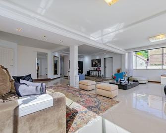 Luxobrasil #rj73 Mansion Joá 04 Suites View Pedra Da Gávea Vacation Rentals - Rio de Janeiro - Soggiorno