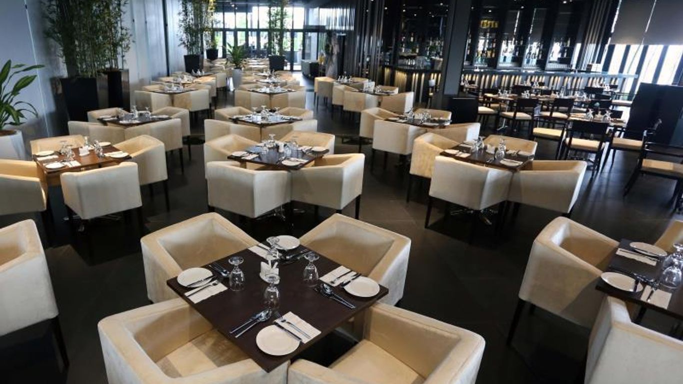 E.City Hotel@Onecity