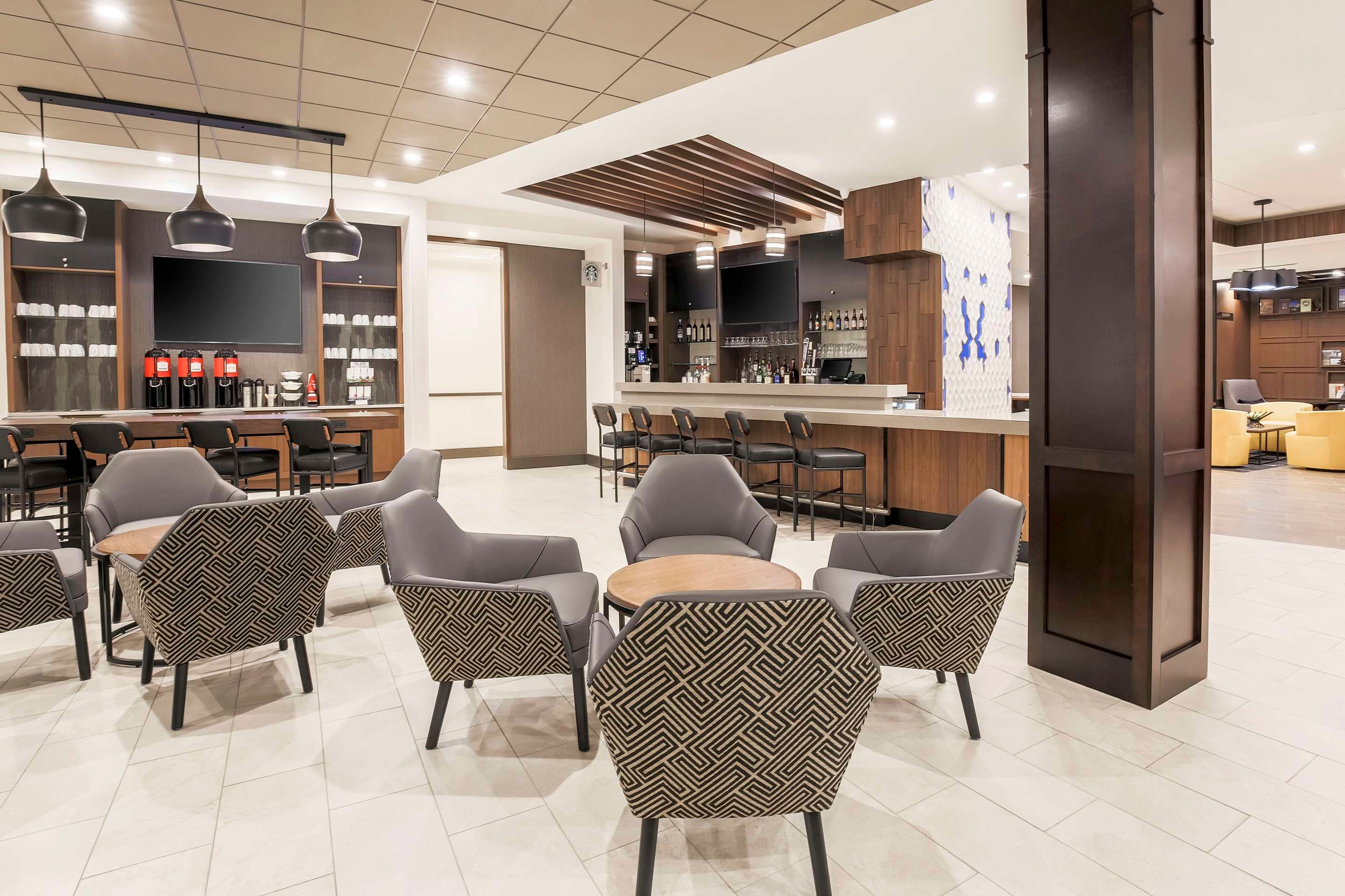Hyatt Place Waco South thumbnail 2