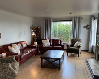 Blue Anchor Starboard Suite - Campbell River - Salon