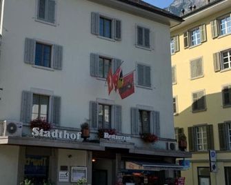 Hotel Stadthof Glarus - Glarus - Building