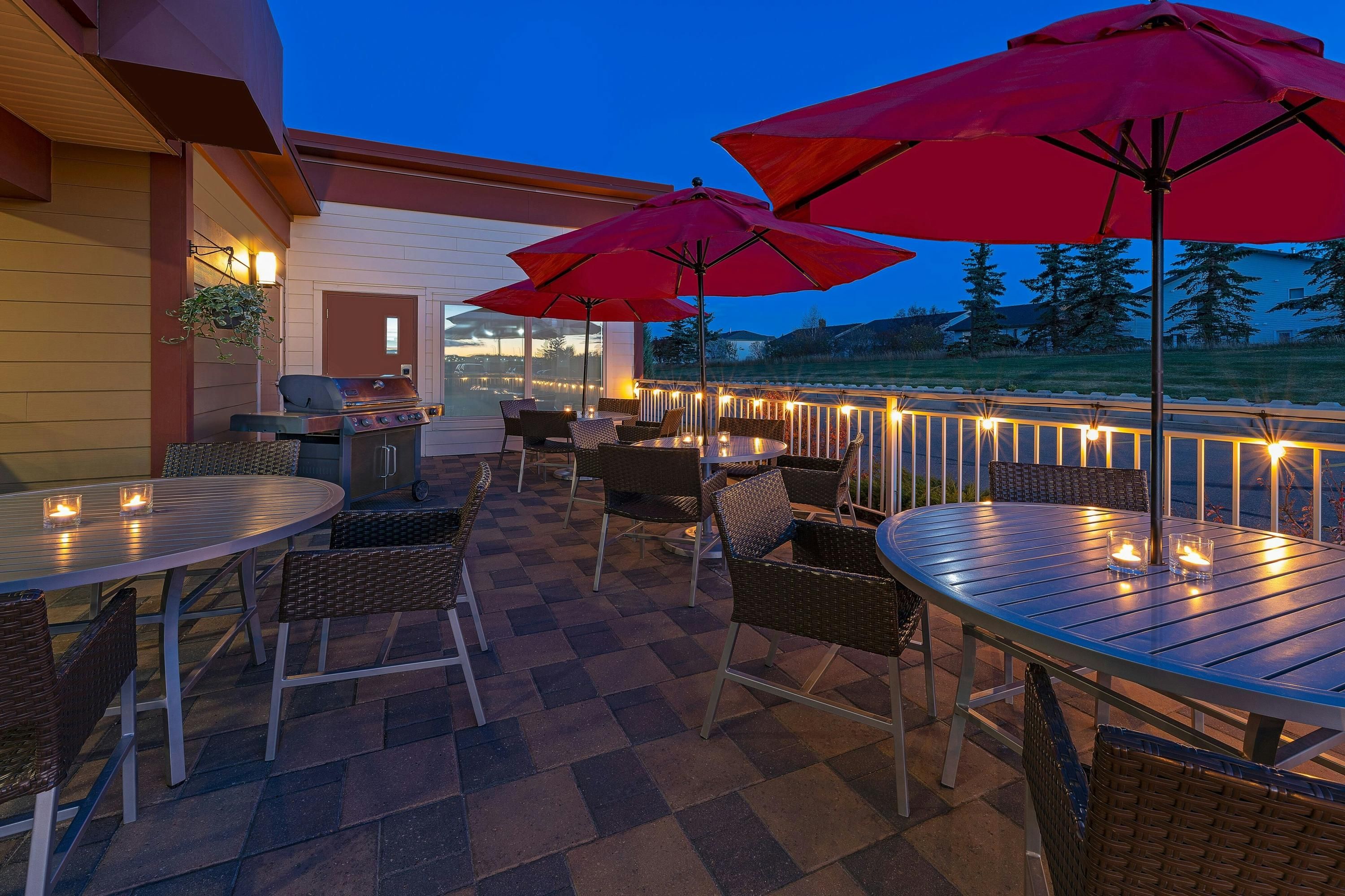 تاونبليس سويتس باي ماريوت ريد دير - رد دير - شرفة مرصوفة