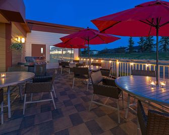 تاونبليس سويتس باي ماريوت ريد دير - رد دير - شرفة مرصوفة