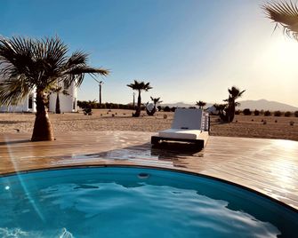 Nature Escape near Josh Tree for Bell Tent Glamping - Joshua Tree - Pool