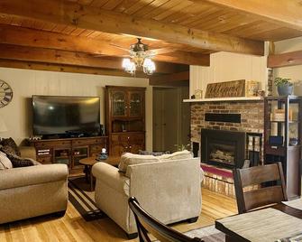 The 4 bedroom, EV charger Celestial Home near Pinecrest lake. - Mi Wuk Village