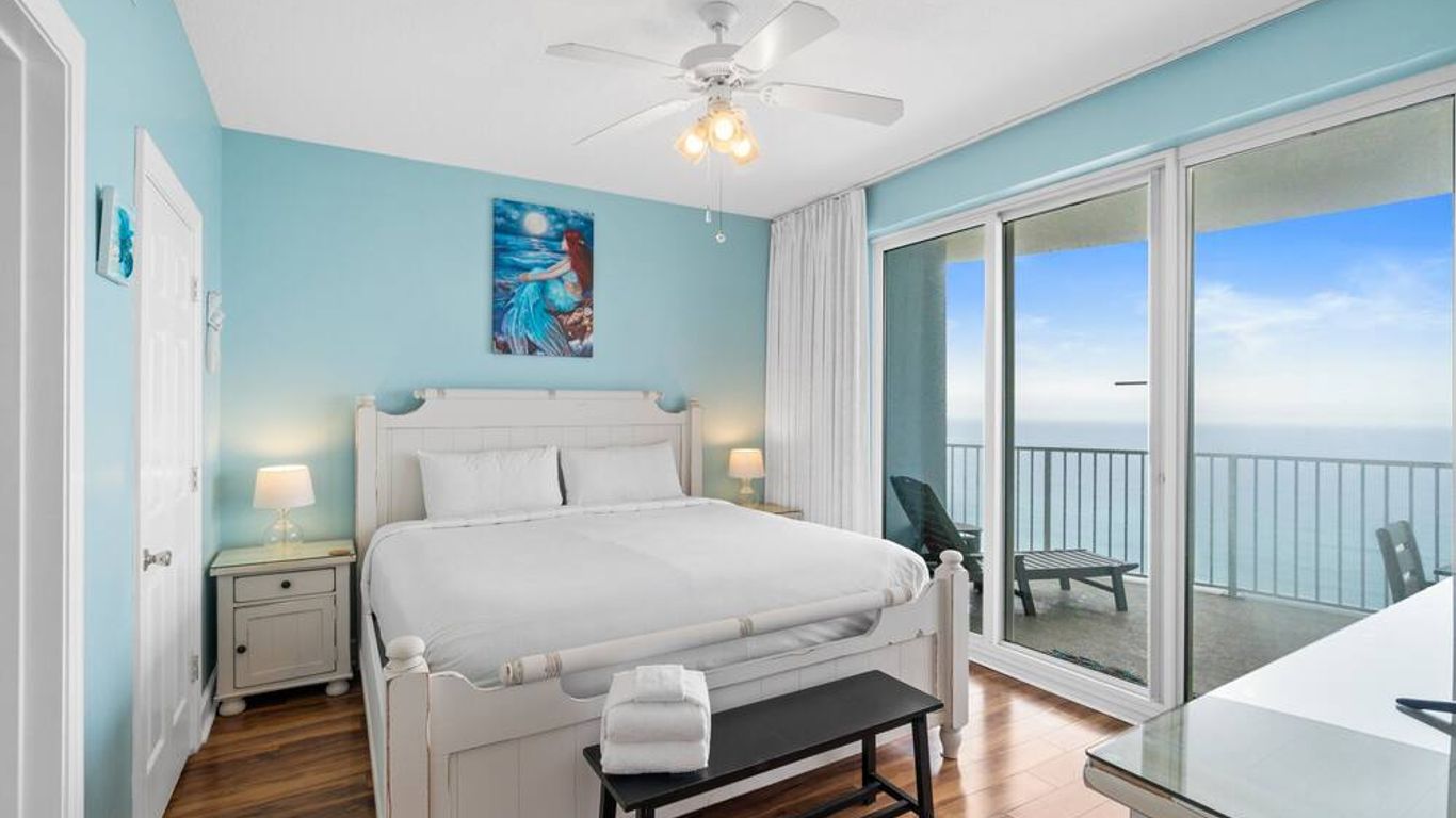 Twin Palms by Book That Condo