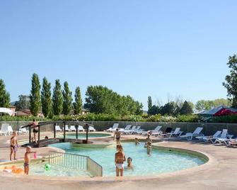 Camping Domaine Du Golfe De Saint Tropez - Cogolin - Zwembad