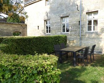 كاستيل شالوين - فالكنبرج آن دي جول - شرفة مرصوفة