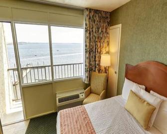 Pier 4 Hotel - Somers Point - Bedroom