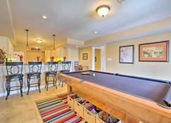 Cozy Louisville Apt w/ Patio, Fire Pit & Game Room - Crestwood