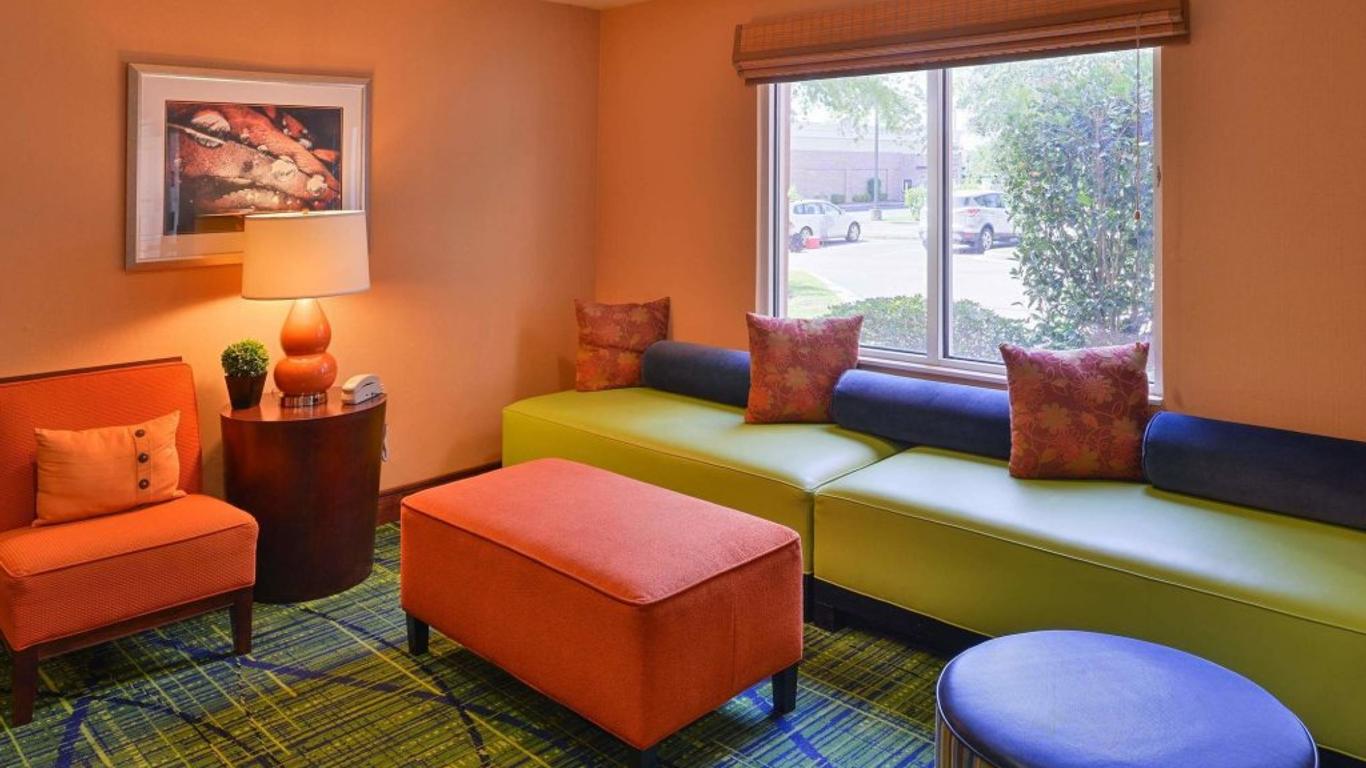 Fairfield Inn and Suites Charleston North/University Area