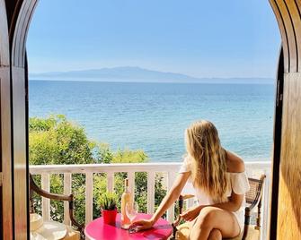 Byblos Mare-The Exclusive Beach Front Villa - Skala Sotiros - Balcony