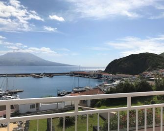 Azoris Faial Garden Hotel - Horta - Wohnzimmer