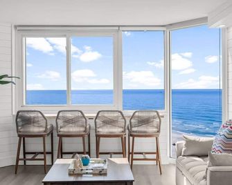 Renovated Beach Front Ocean View Condo Tog 723 - Panama City Beach - Sala de estar