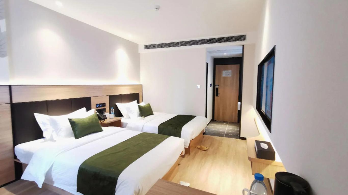 Green Tree Inn Express Shanghai Bund Yuyuan Xiaonanmen Metro Station