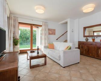 Athos villas on the hills 3 km from the sea - Rabac - Wohnzimmer