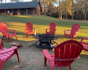 Dogwood Cabin at Tall Timbers Retreat - Nacogdoches - Patio