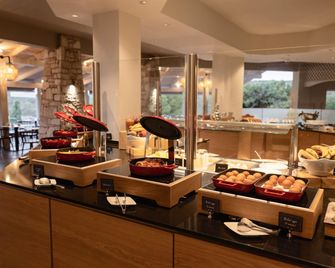 Mövenpick Resort Agios Nikolaos Sivota - סיבוטה - בופה