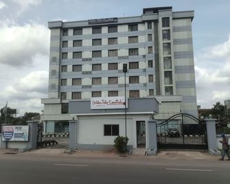 Golden tulip essential hotel - Owerri - Edificio